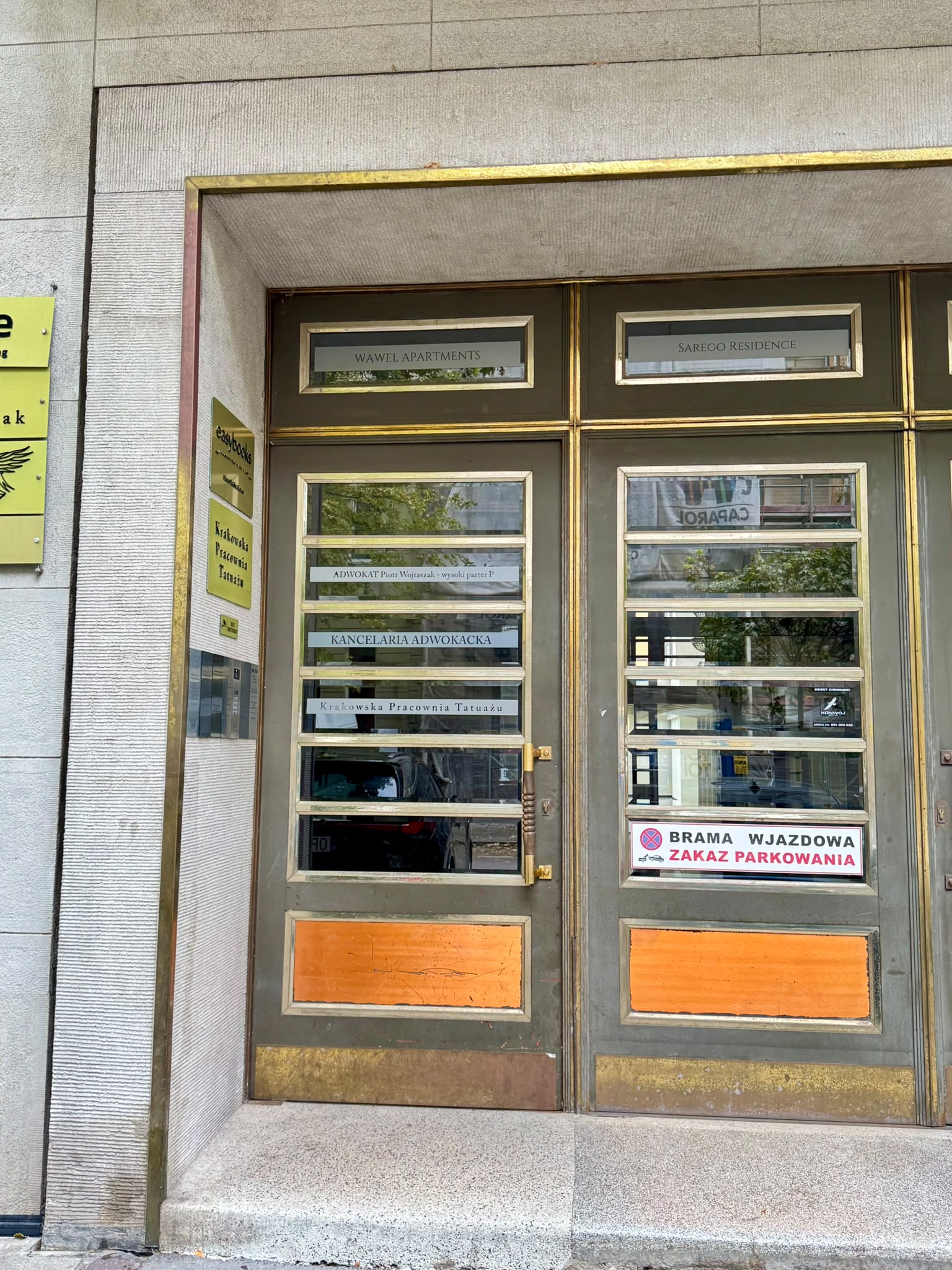 Building entrance on Sarego Street at the KMM.LEGAL Kraków office